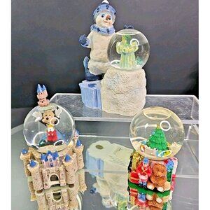 Disney Parks And Two Christmas Snowglobes Fishing Snowman / Toy Factory 3pcs CN